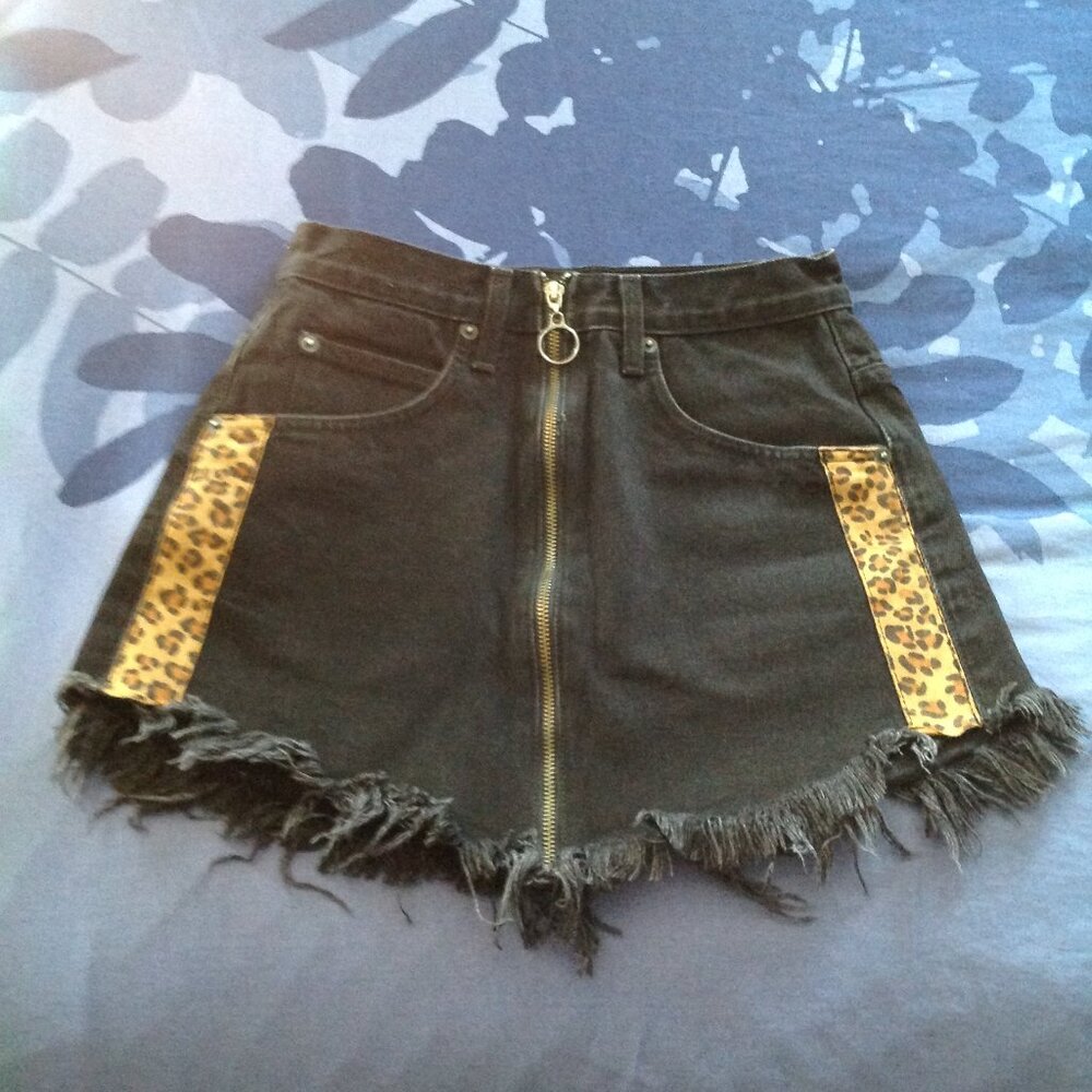 Carmar Black Leopard Print Stripe Denim Jean Distressed Cutoff Mini Skirt 26